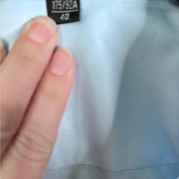 NWOT Light Blue Formal Dress Shirt with Crisp Fabric - Picture 4 of 9